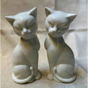 Mid Century Modern Vintage Pair of White Ceramic Siamese Cats